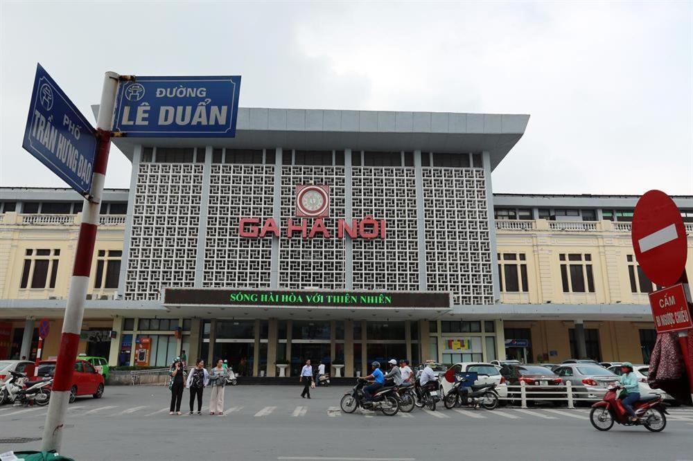 Hoang Cuong Hotel 15 Nguyen Thai Hoc - Hanoi — Photos 1